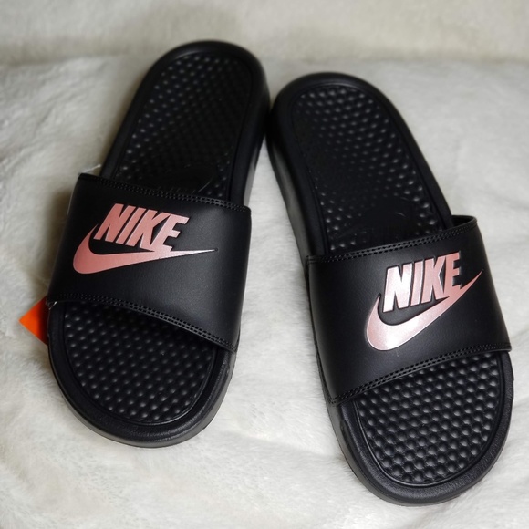 Nike Shoes - NEW Nike Benassi Sildes